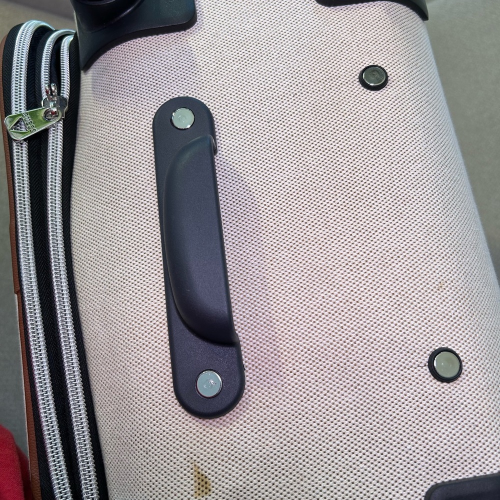 Guess Luggage - Picture 7 of 10